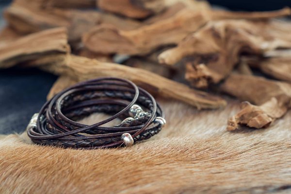 Pourquoi le bracelet homme perle est de plus en plus populaire ?